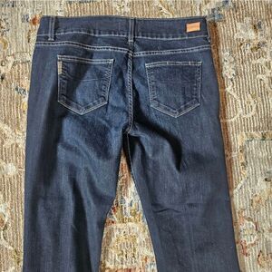 Paige hidden hills jeans sz 32 with 27" inseam. Please note the hem has been alt